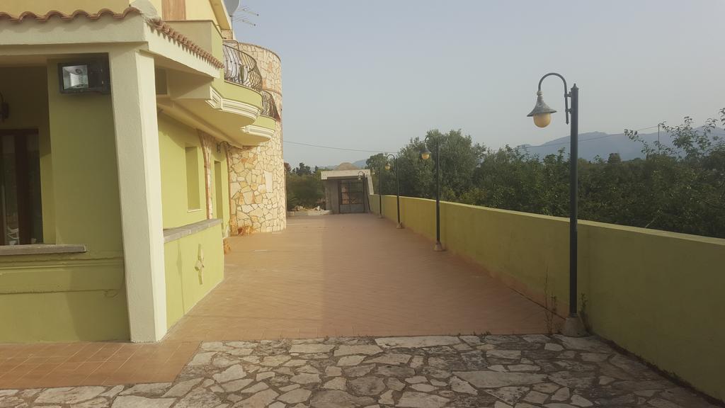 Villa Renzo E Lucia Sant Isidoro  Экстерьер фото